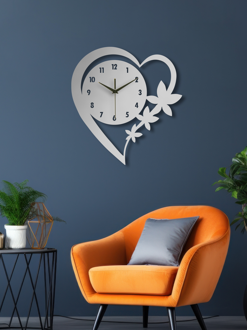 Kalpli Metal Duvar Saati, Minimal Tasarım, Ev Ofis için Hediyelik Dekor - Gümüş