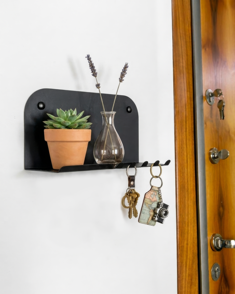 Geniş Raflı Magnet Alanlı Metal Anahtar Askılığı, Duvar Tipi Anahtar Organizer