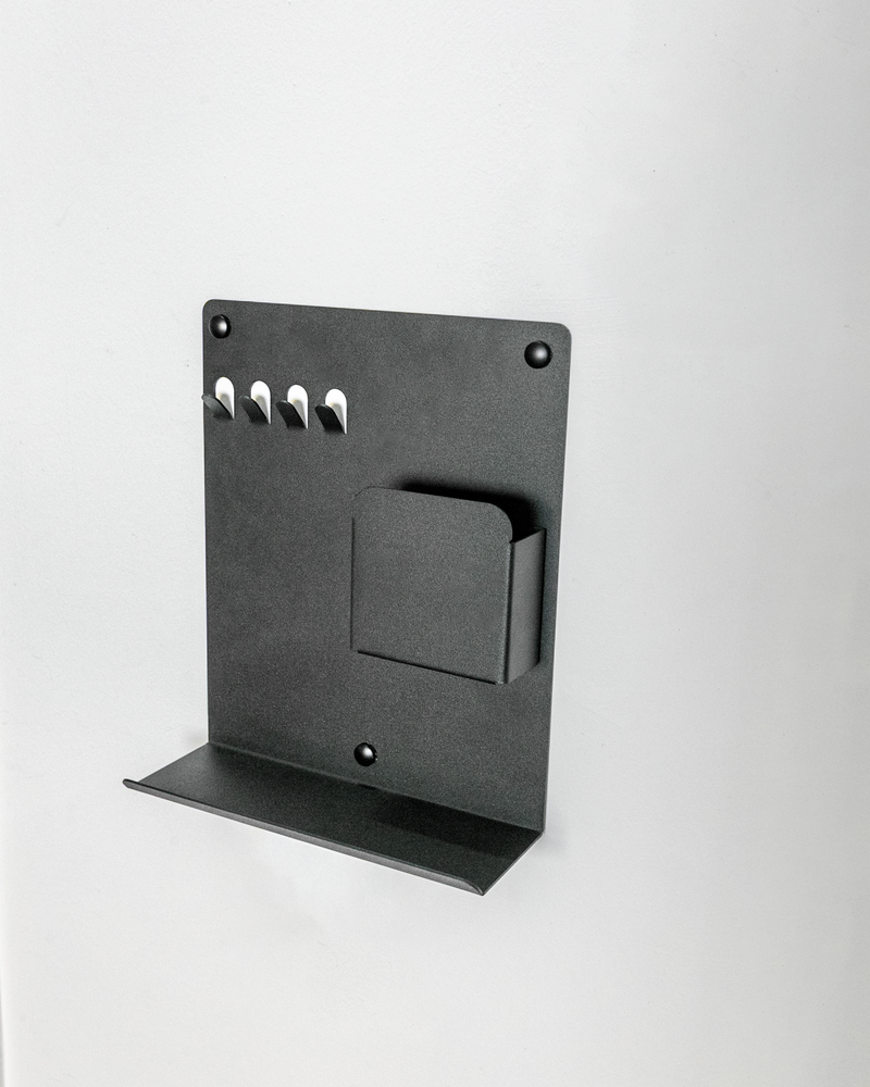 Raflı ve Cepli Magnet Alanlı Metal Anahtar Askılığı, Duvar Tipi Anahtar Organizer