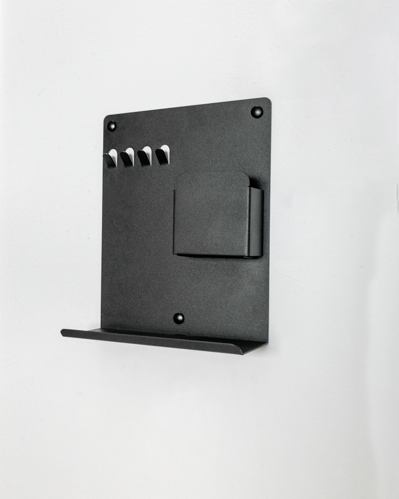 Raflı ve Cepli Magnet Alanlı Metal Anahtar Askılığı, Duvar Tipi Anahtar Organizer